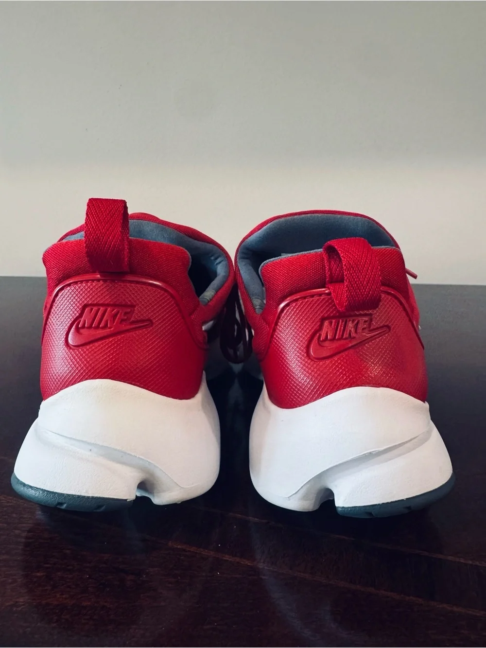 Nike Presto Fly sneakers Size 6Y/7.5W 